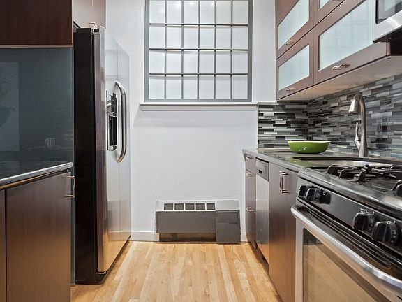 4th image of 60 Pineapple St APT 2E