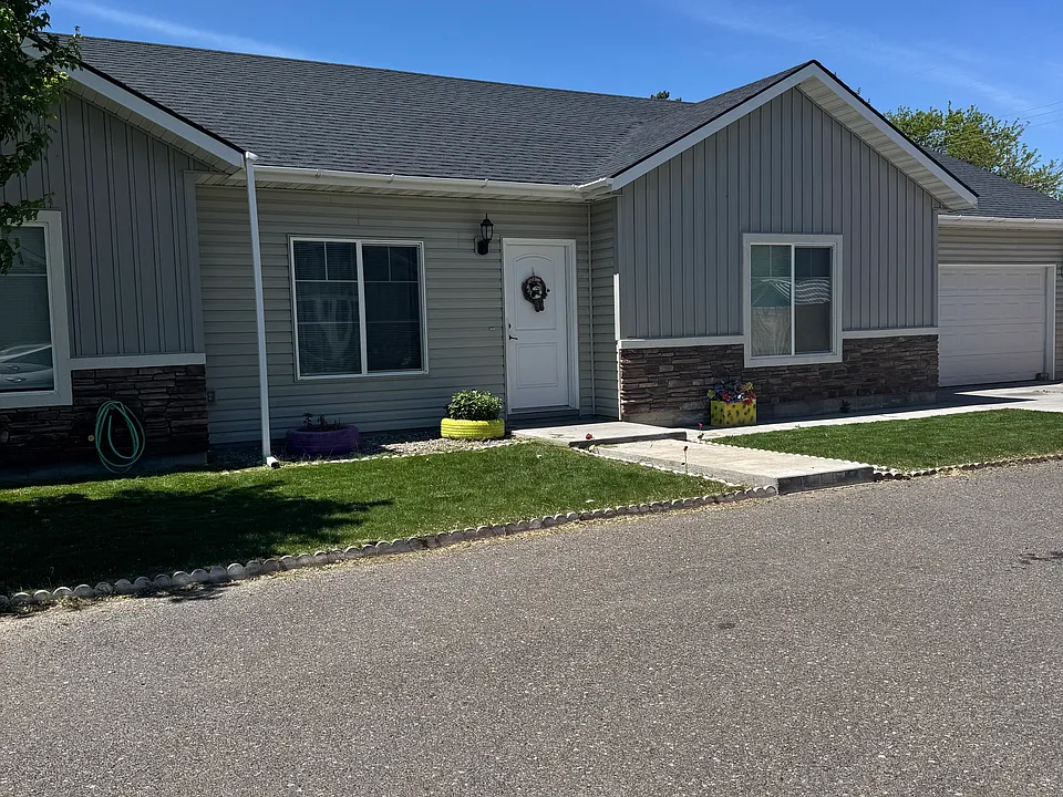 965 Americana Cir