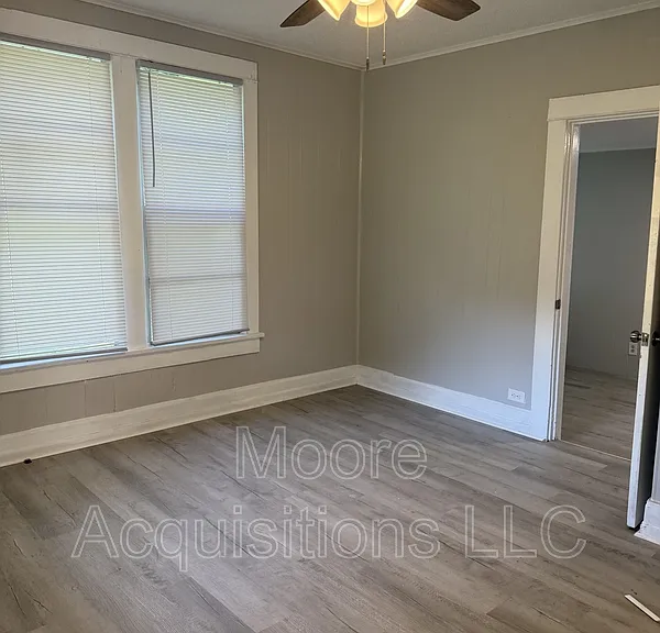 1108 W Center St — Photo 6