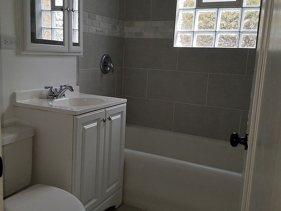 4th image of 2249 Gunderson Ave APT 5