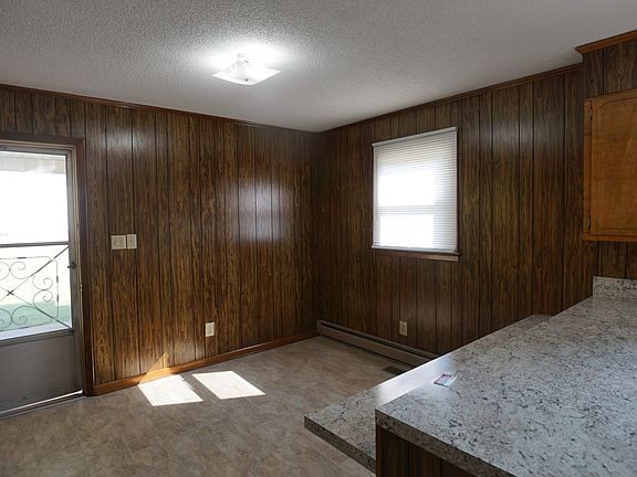 3rd image of 4072 Beach Rd