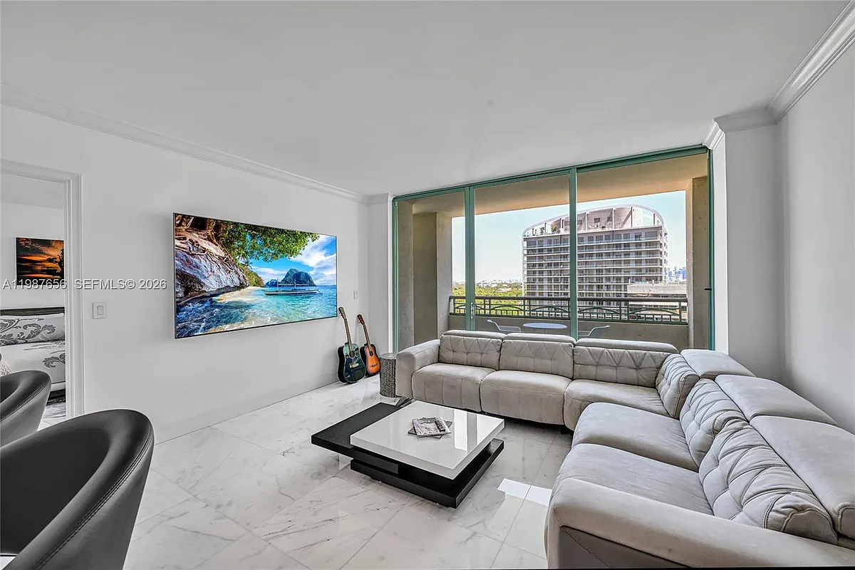Building Photo - 3350 SW 27th Ave #1908