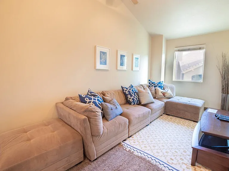 E Torrey Pines Dr — Photo 19