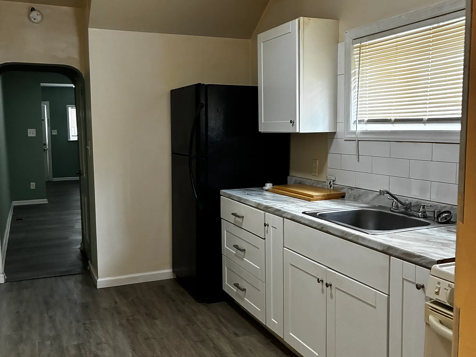 3 bed, 1.5 bath, 1800 sqft, $2,000 — Photo 4