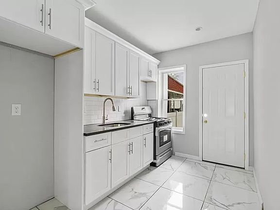 4th image of 1050 E 220th St #B