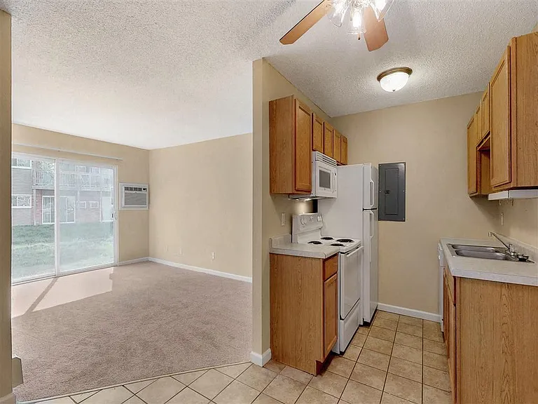 Oak Valley Apartments — Photo 41