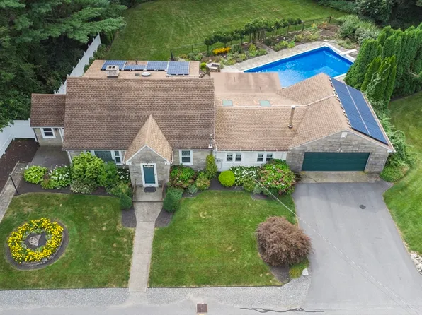 44 Oak Pond Ave, Millbury, MA 01527