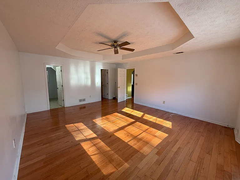 1325 Castle Royale Ct — Photo 5