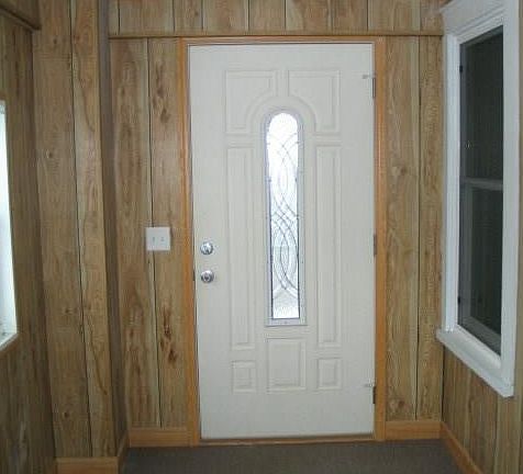 2nd image of 827 W Main St