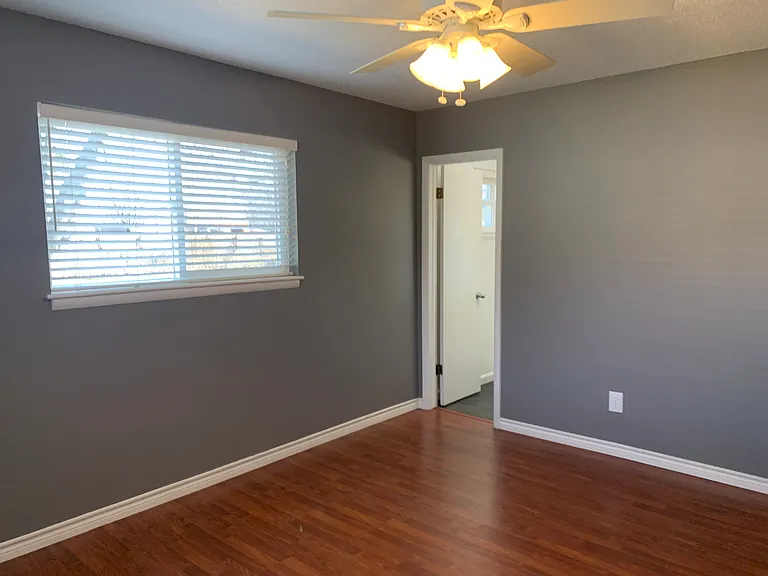 1305 Lockheed St — Photo 12
