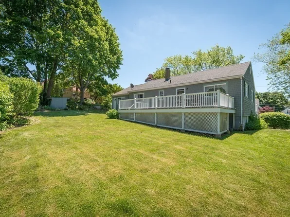18 Traverse St, Gloucester, MA 01930