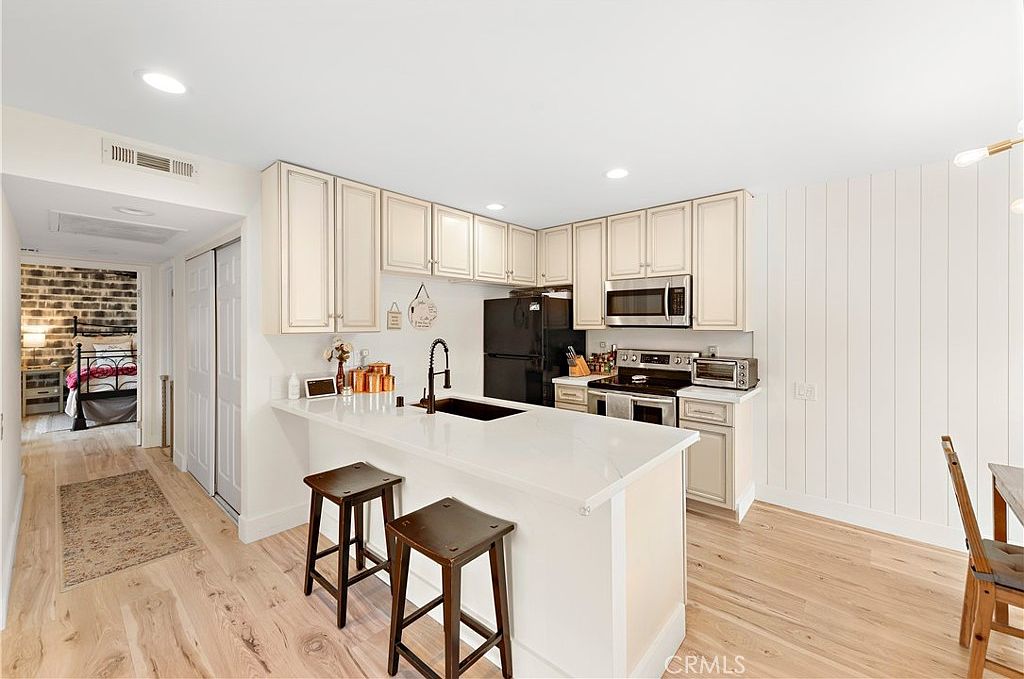 21941 Rimhurst Dr Unit E, Lake Forest, CA 92630 | Zillow
