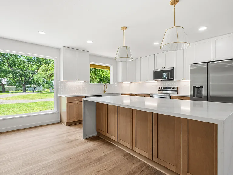616 E Moonlight Dr — Photo 6