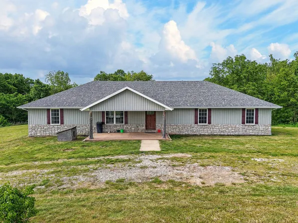 7243 Mings Dr, Mountain Grove, MO 65711