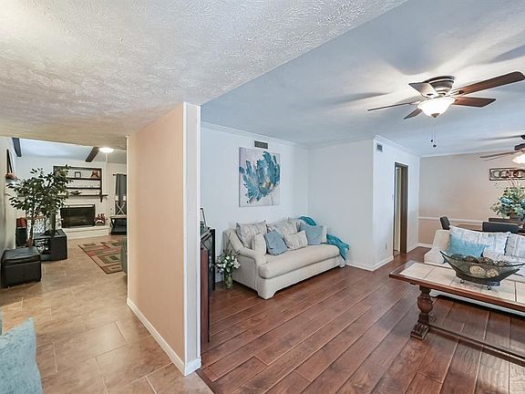5th image of 4105 Foxmoor Ct