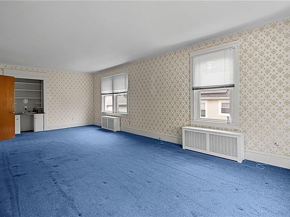 3rd image of 33 Hillcrest Ave