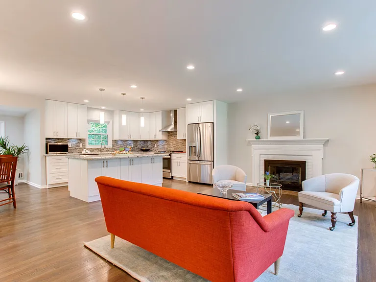 9112 Santayana Dr — Photo 5