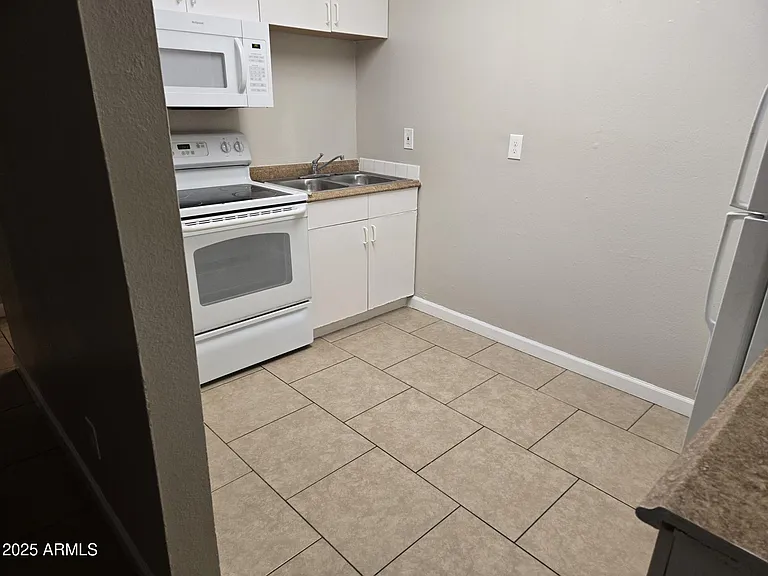 902 E Southern Ave #2 — Photo 4