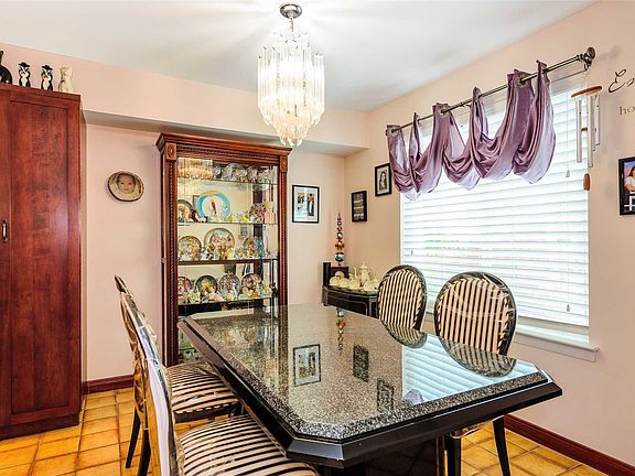 4th image of 38 Alhambra Dr
