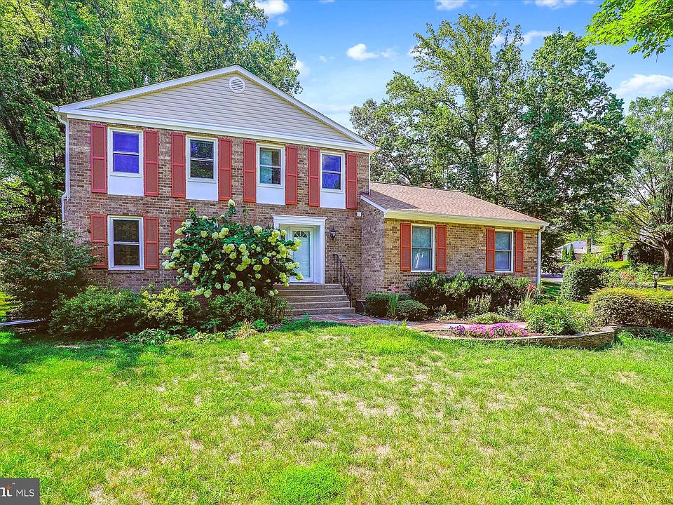 1st image of 15901 Marlington Dr