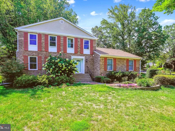 15901 Marlington Dr, Dumfries, VA 22025