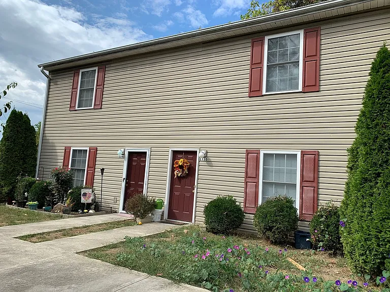 1145 College St NW — Photo 18
