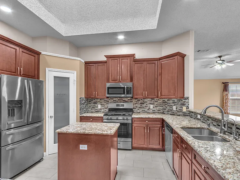 10809 River Oaks Dr — Photo 8