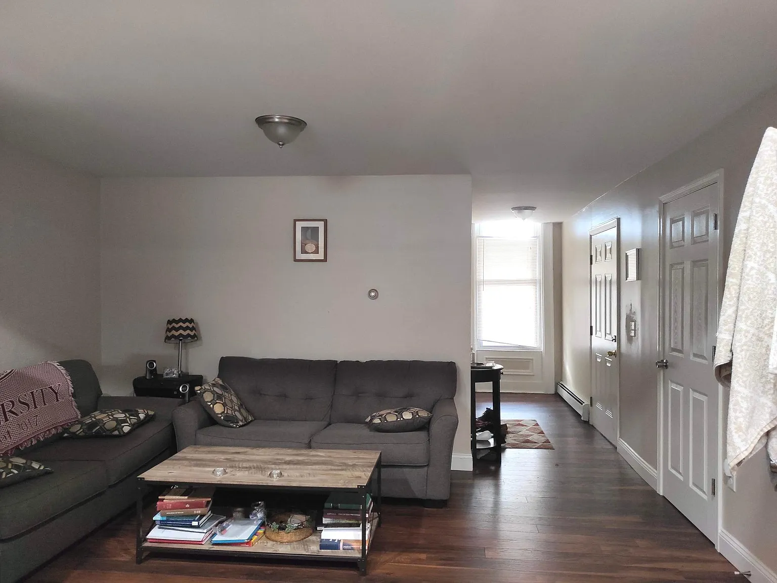 331 N Geneva St — Photo 2