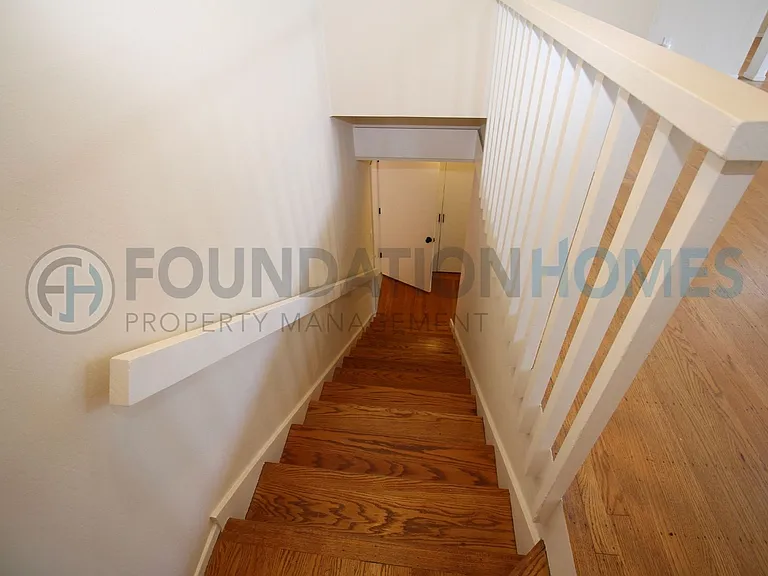 140 Redwood Rd — Photo 19