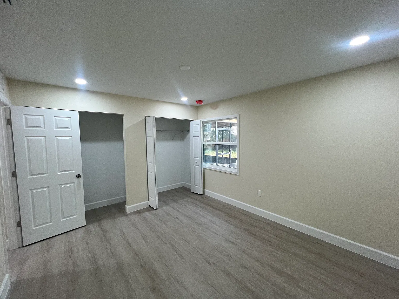 4610 Freshwind Ave — Photo 3