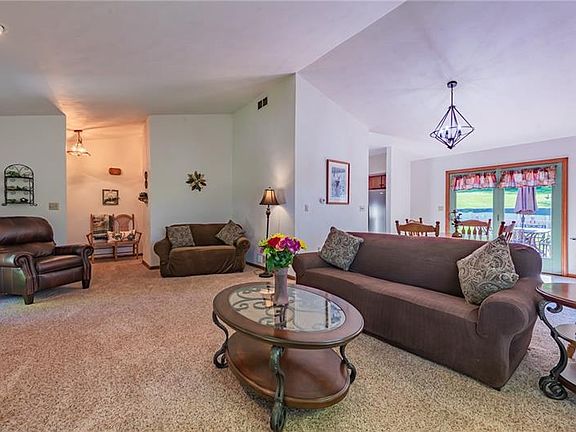 4th image of 1023 Cranbury Ln