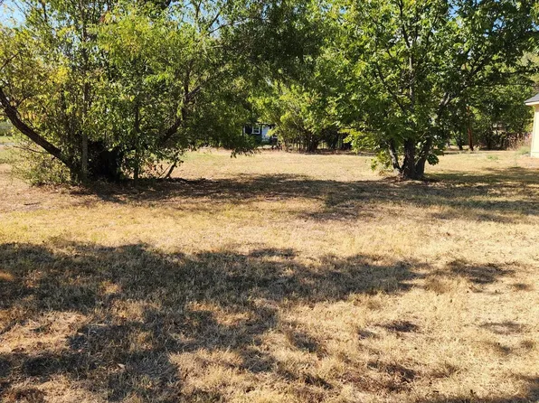 802 E 17th St, Corsicana, TX 75110