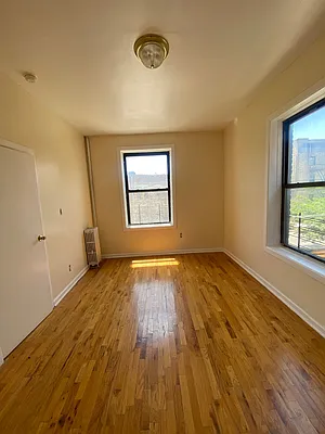 Rented by NYC LUXURY APT RENTALS CO LLC | media 9