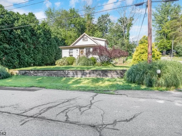 26 W Shore Rd, West Milford Twp., NJ 07480