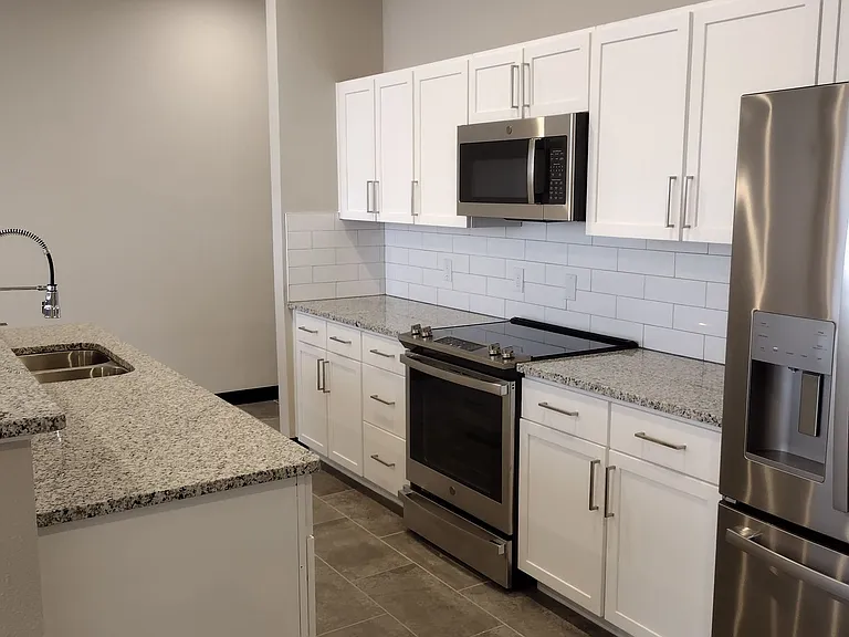 Metro Tower Lofts: Availability Now — Photo 26