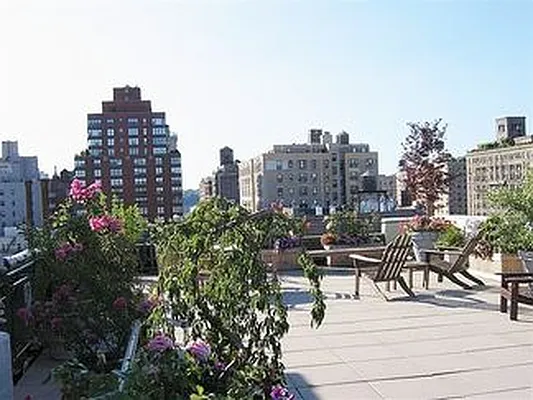 Rented by R New York | media 2