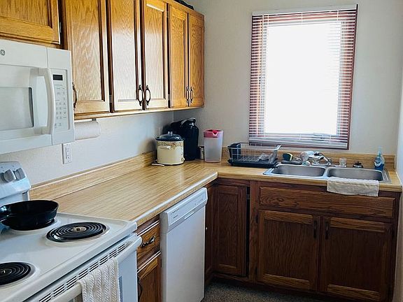 5th image of 930 Windwood Dr APT 3