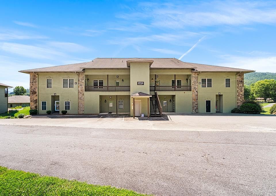 1st image of 1724 Watercrest Way
