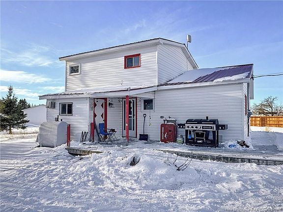 3rd image of 12 Thibodeau Ln