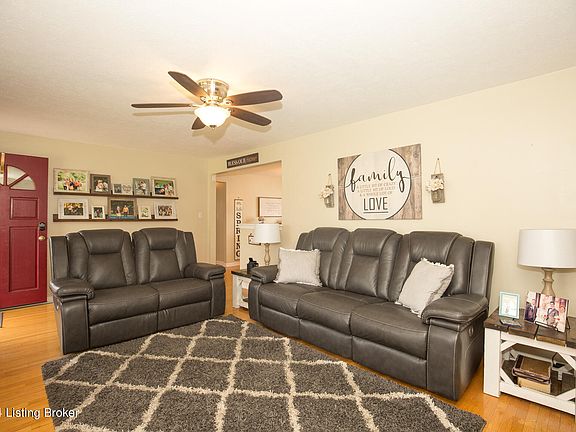 3rd image of 5207 Galaxie Dr