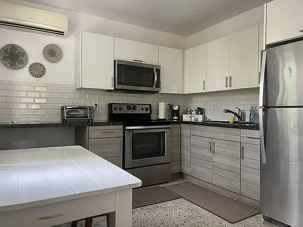 2 bed, 1.0 bath, 600 sqft, $1,685 — Photo 2