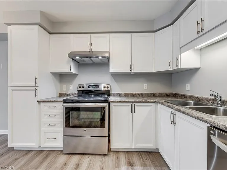 60 Netherwood Rd — Photo 7
