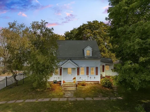 24 School St, Walpole, MA 02081