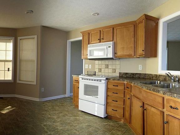 5th image of 115 Blenheim Blvd
