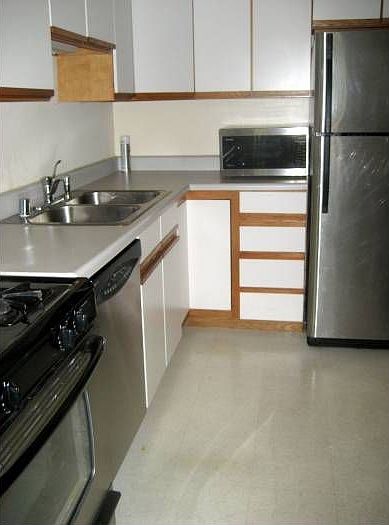 Kitchen w Stainless