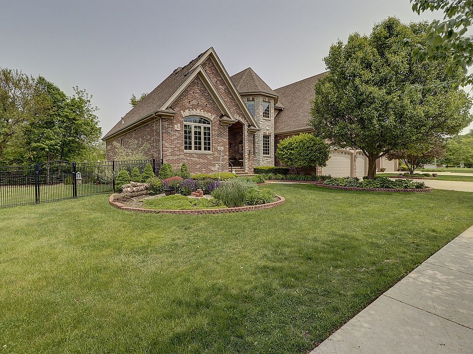 1st image of 24822 W Petit Ct