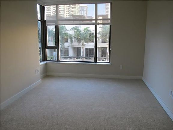 4th image of 700 W East St Unit 603