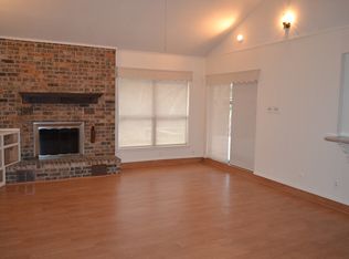 2704 Cherry Hill Sq, Waco, TX 76708