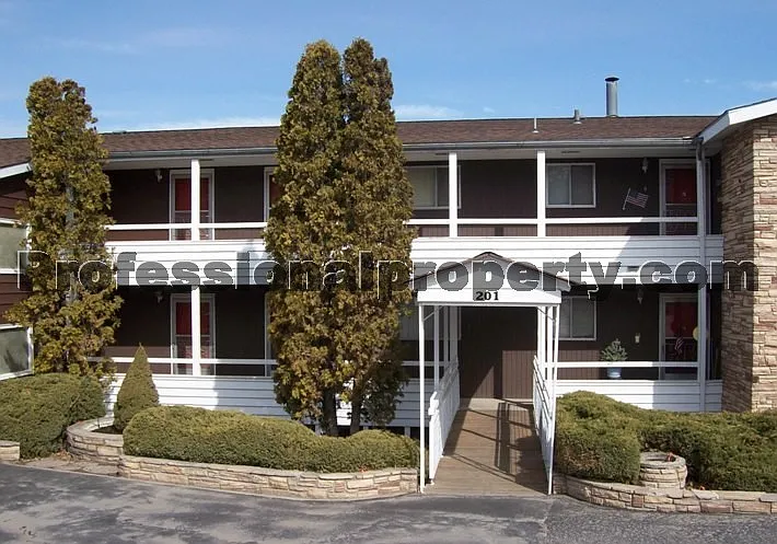 Building Photo - 201 Whitaker Dr
