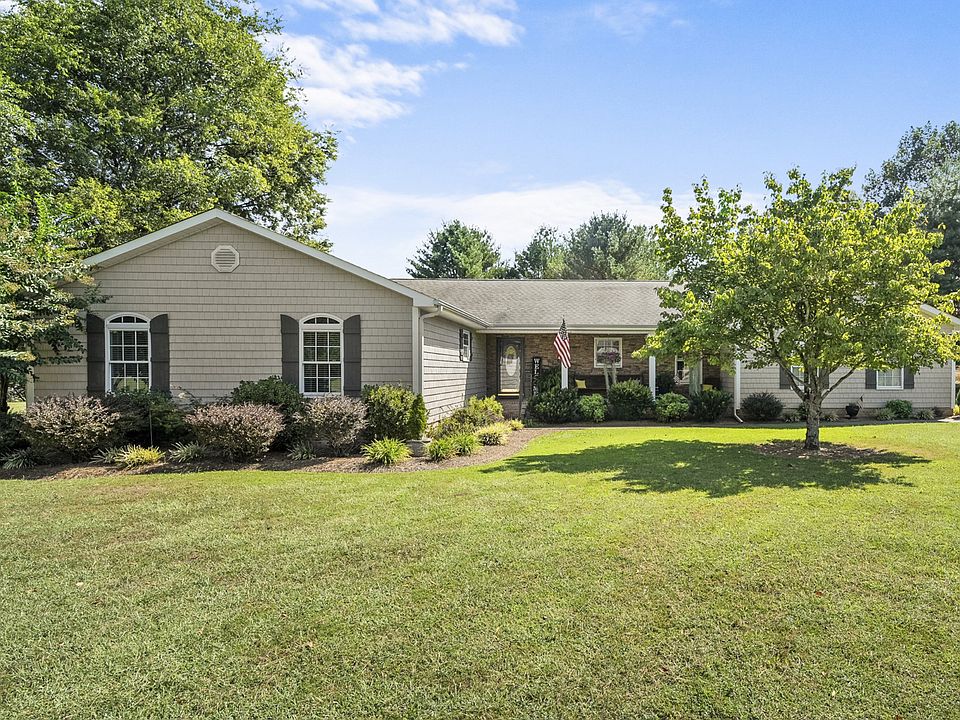 1st image of 735 Shadowbrook Dr